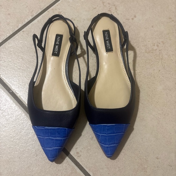 Nine West Women's Black and Blue Pointed Flats - Picture 1 of 4